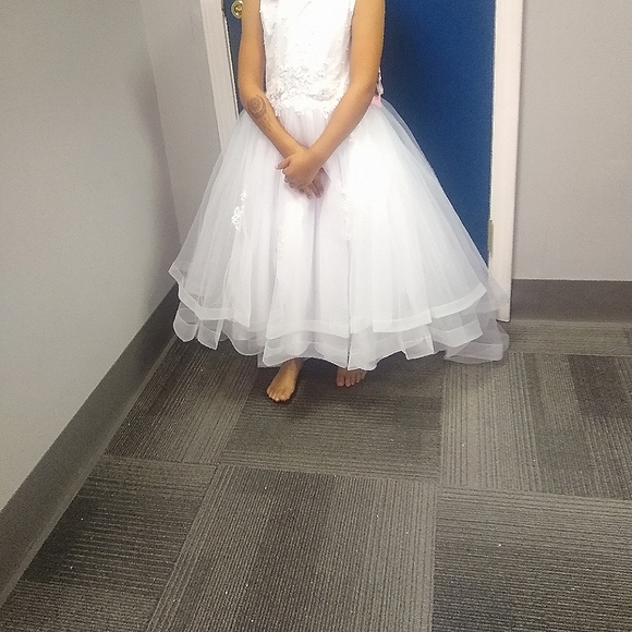 Gown - Picture 10 of 10